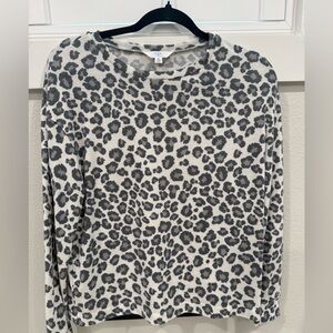 Time and Tru Gray and Cream Animal Print Top Women’s Small 4-6 NWOT
